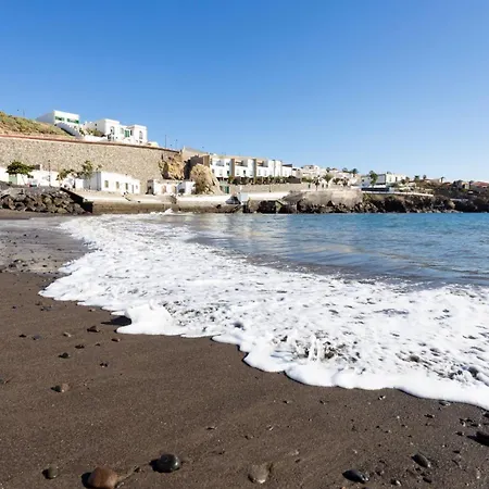In Poris De Abona * Santa Cruz de Tenerife